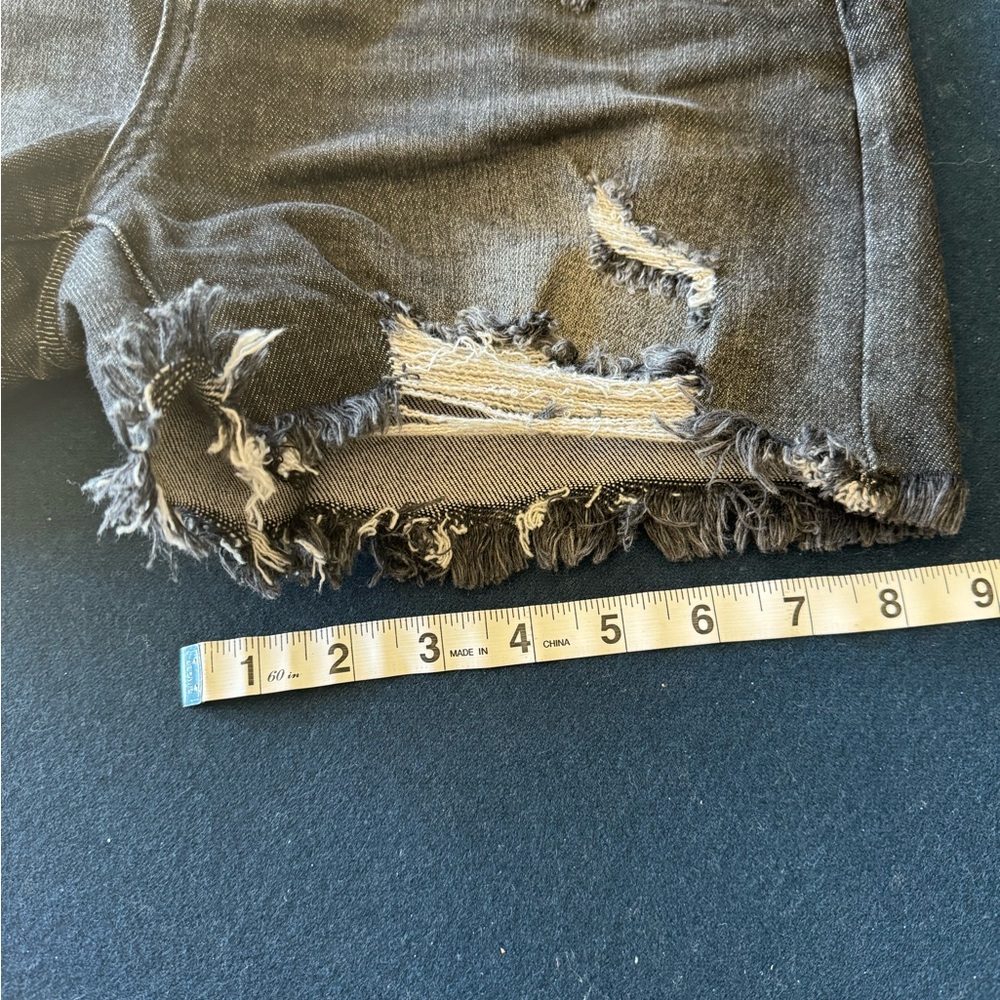 RISEN distressed black denim shorts w/ a little stretch! FLATTERING & versatile - Picture 4 of 10